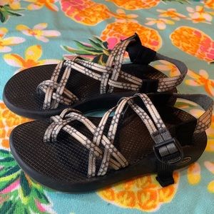 Chacos Size 8